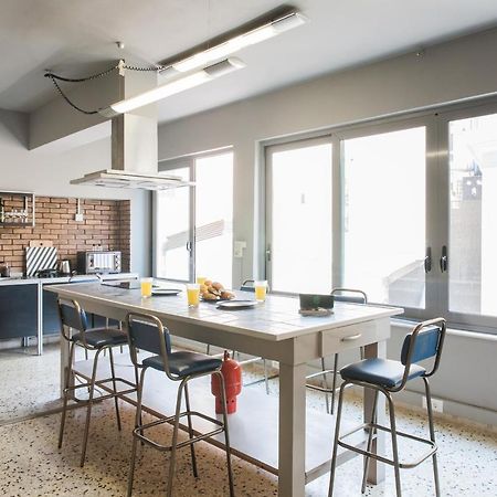Artists’ favorite Spacious Loft near Acropolis!! Atenas Exterior foto