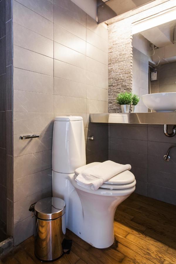 Artists’ favorite Spacious Loft near Acropolis!! Atenas Exterior foto