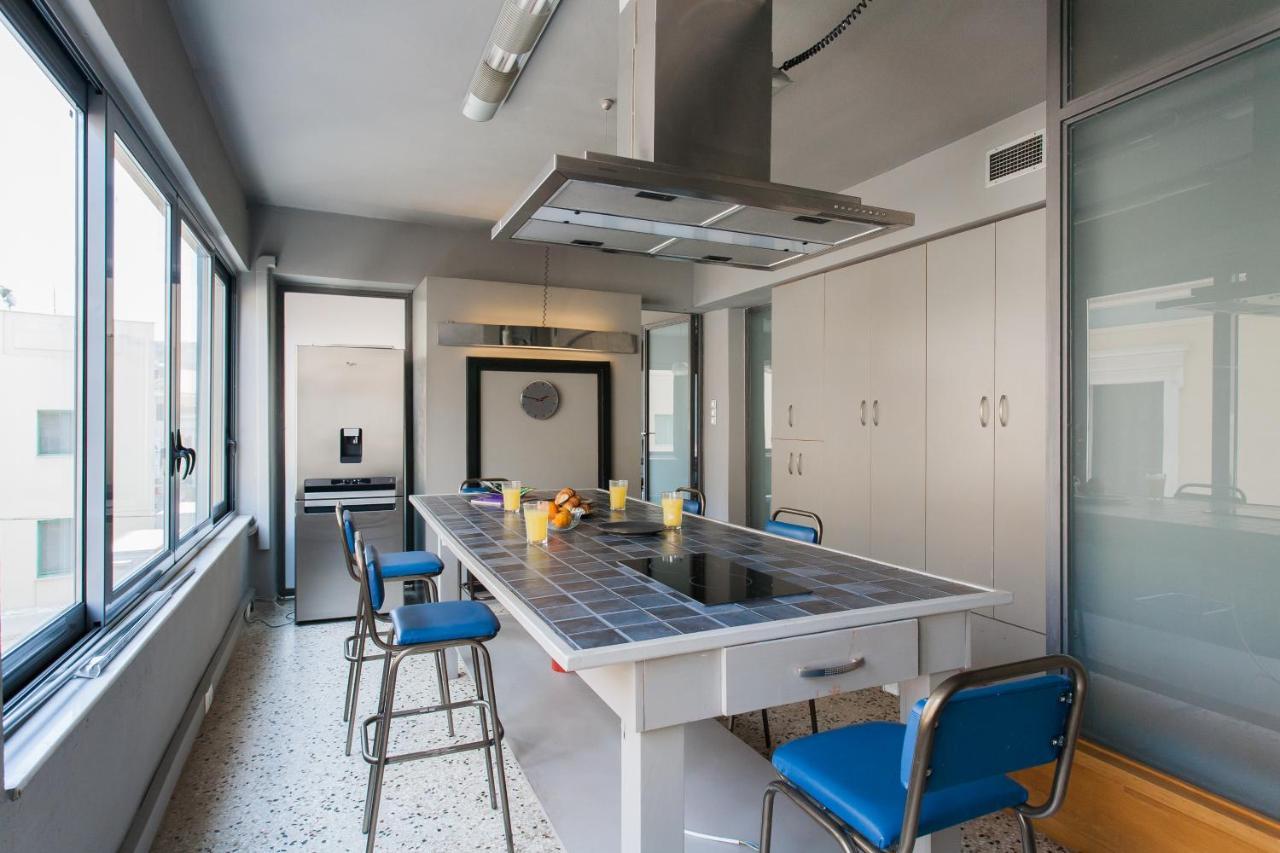 Artists’ favorite Spacious Loft near Acropolis!! Atenas Exterior foto